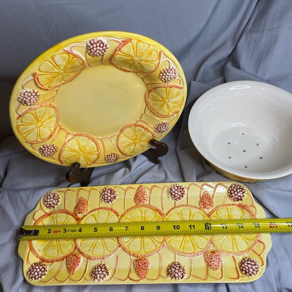 Three piece serving platter with strainer. - Picture 4 of 10